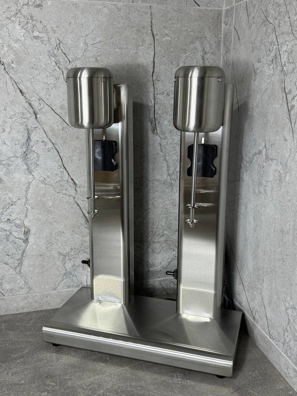 Міксер молочний EWT INOX EMM20/CMES